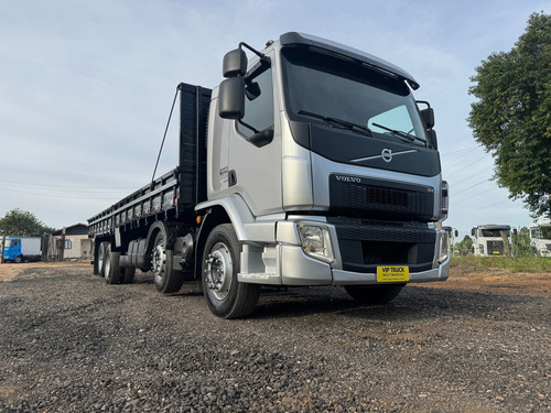 Volvo Vm 330 Bitruck 8x2 Carroceria Com Apenas 196 Mil Km