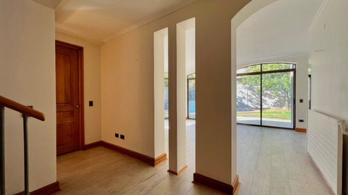 Casa Luminosa Y Remodelada