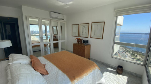 Apto, Vista Al Mar, Parrillero Propio, 3 Dorm Mas Servicio