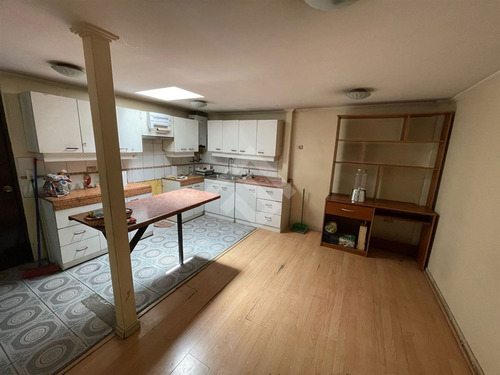 Casa En Venta De 4 Dorm. En Maipú