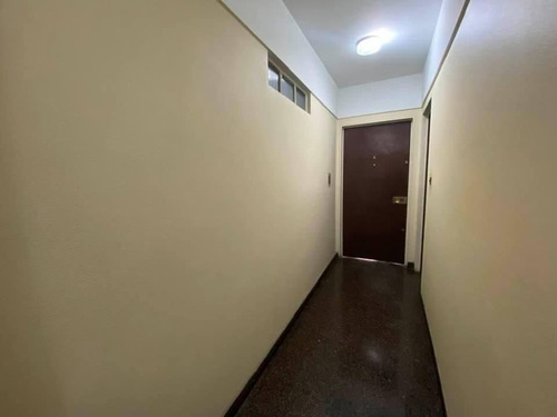 Imagen 5 de 26 de Venta Av Rivadavia Al 3500- 4 Amb - C/dep Y Balcon