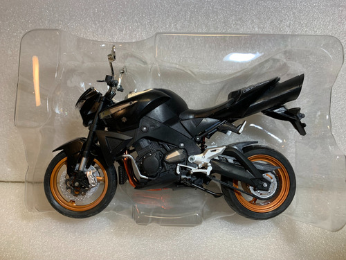 Miniatura Moto Suzuki B-king 1300 Cc Material Plástico 1:12 Preto
