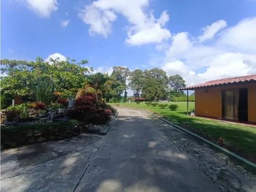 Se Vende Finca Hotel Vía Armenia - El Caimo