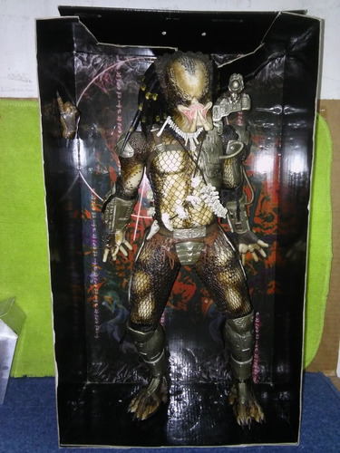 Depredador 18 Pulgadas   De Neca T