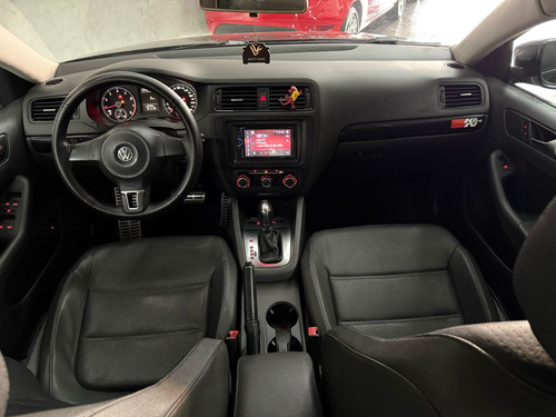 Volkswagen Jetta 2.0 Comfortline Flex 4p Automática