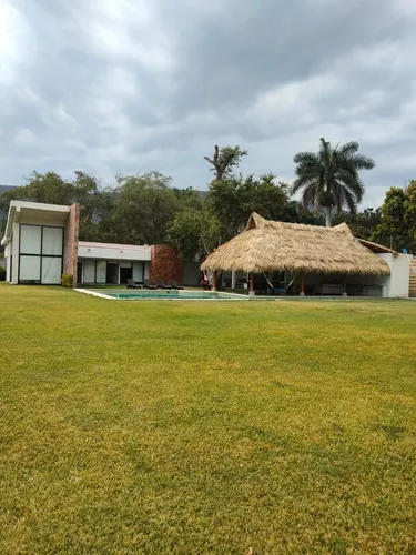 Un Nivel Residencia En Fraccionamiento Ticumán Morelos