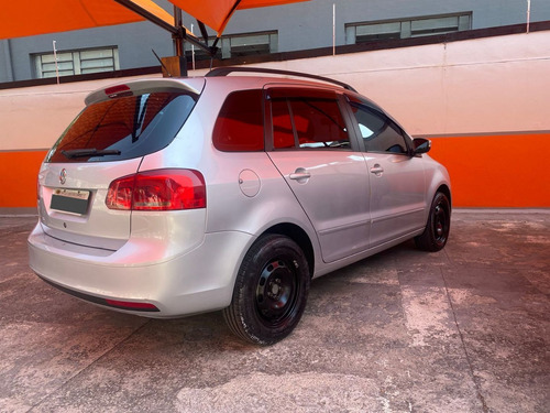 Imagem 3 de 6 de Volkswagen Spacefox 2011 1.6 Trend Total Flex 5p