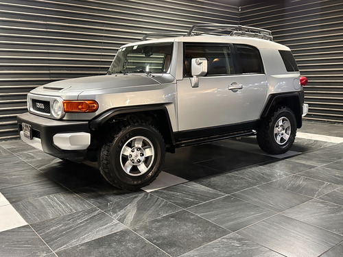 Toyota Fj Cruiser 3p Premium Aa Ee Ra Abs 4x4 At