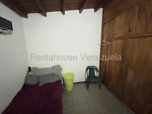 Erika Armeya Vende, Casa En La Urbanizacion Santa Cecilia De Cabudare. Flex: 25-20453