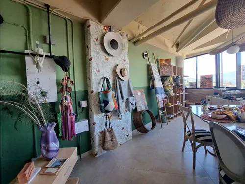 Excelente Local Comercial Distrito Avignon 25 Mt