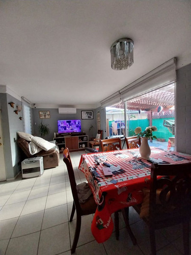 Casa En Venta De 3 Dorm. 2 Baños, En Puente Alto
