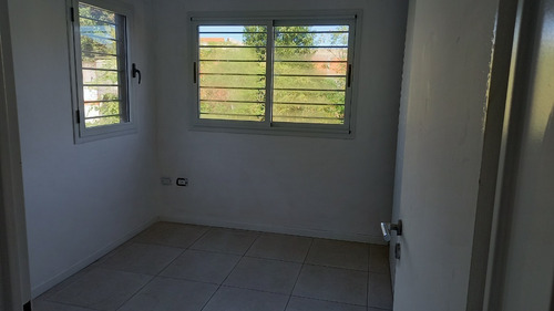 Imagen 15 de 28 de Duplex Tipo Casa Lomas De Zamora