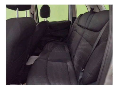 Imagem 9 de 11 de Fiat Stilo Attractive 1.8 8v Flex