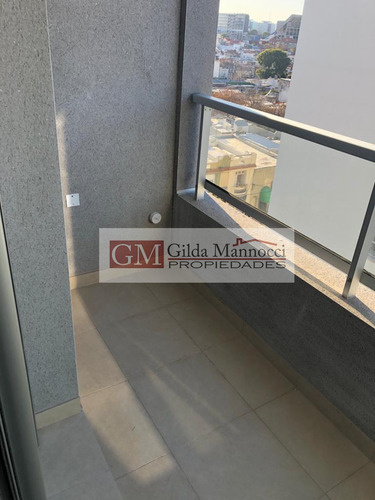 Impecable Apartamento En Venta En Tres Cruces. Con Renta