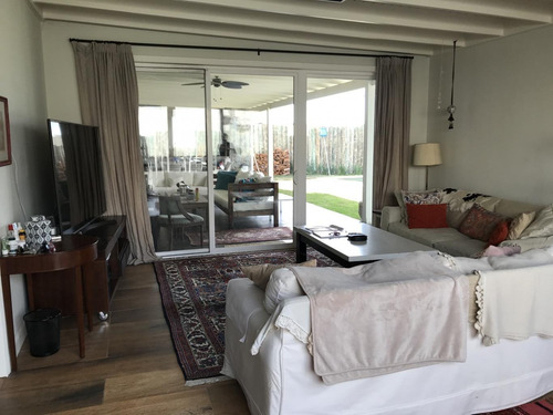 Imagen 15 de 30 de Venta Casa De 3 Dormitorios 4 Banos Vinedos De La Tahona Piscina