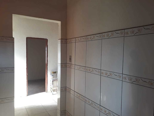 Casa Em Baependi Sul De Minas , Terra De Nhá Chica , Casa Com 03 Quartos , Porão , Galinheiro , Lavanderia. - 285