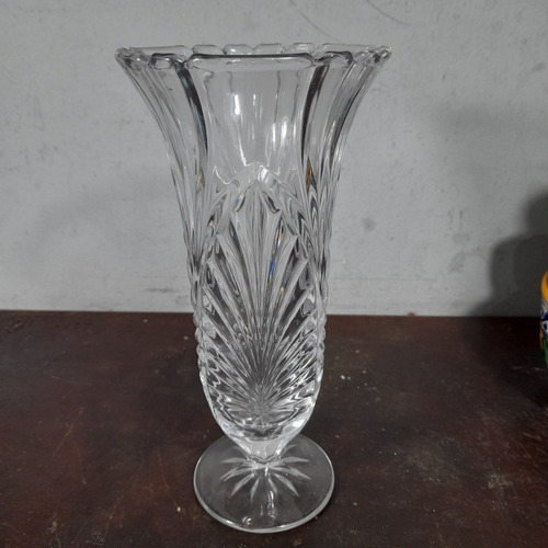 Imagem 1 de 7 de Vaso Cristal Grosso Transparente 21 Cm De Altura, 10 Cm Boca