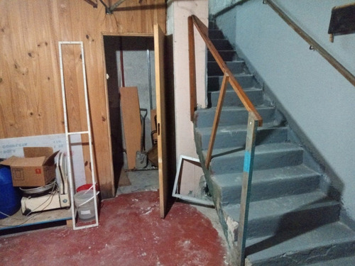 Venta Local Con Renta. Sarmiento Y Colon. Con Zotano-patio-persiana.