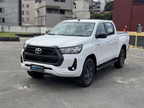 Toyota Hilux 2.8 D-4D TURBO DIESEL CD SR 4X4 AUTOMÁTICO