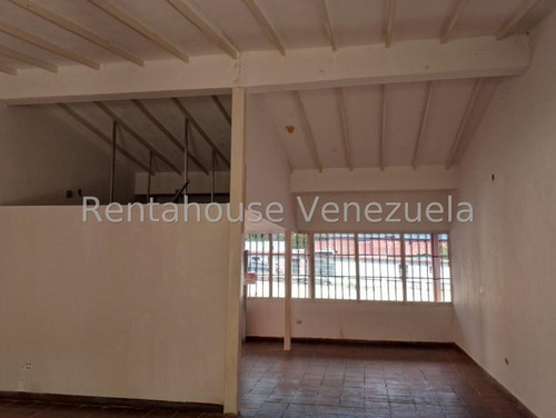 Rafael Gamarra Tu Asesor Inmobiliaro Alquila Comodo Y Amplio Local Comercial, En Plena Avenida Bolivar De Los Rastrojos. Amplio Estacionamiento, Alto Trafico Vehicular Y Peatonal. Baño Interno, Patio