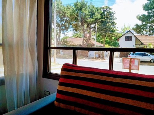 Imagen 9 de 14 de Excelente Casa 4 Ambientes Con Piscina En Barrio Residencial