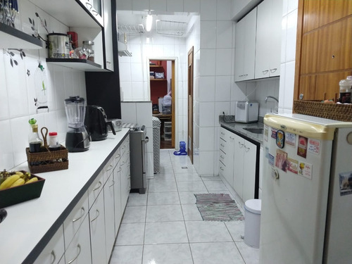 Imagem 21 de 30 de Excelente Apartamento Em Botafogo Com 2 Quartos (sendo 1 Suíte) E Sala Com Acesso À Varanda. - 1800