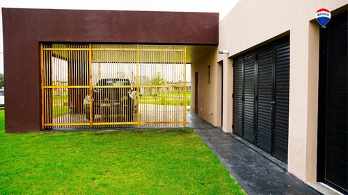 Casa En Fincas Sporting