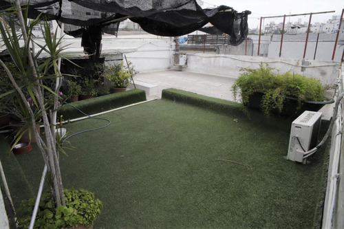 ¡¡una Casa Excepcional!! Con 5 Habitaciones Y 2 Baños. Barbacoa, Parrillero Y Azotea Uso Exclusivo!