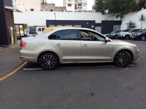 Imagen 2 de 10 de Volkswagen Vento 2.0 Sportline Tsi 211 Cv Bi-xenon Dsg 2014
