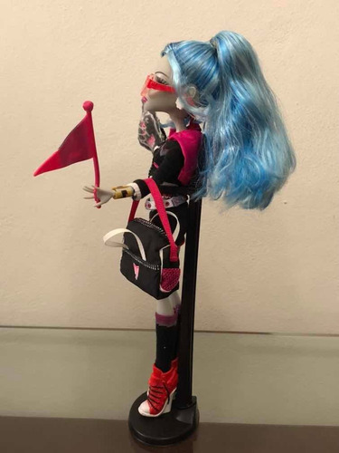 Boneca Monster High Ghoulia Yelps Cheerleader (Usado)