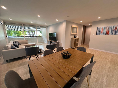Apartamento En Venta Remodelado En Altamira Con Balcón