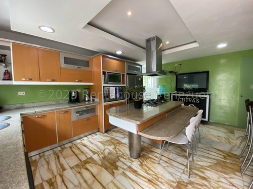 Amplia Y Luminosa Casa En Venta En Bosques De La Lagunita
