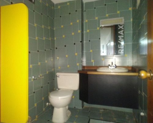 Re/max 2mil Vende Oficina En Centro Empresarial Esparta, Av. Jóvito Villalba, Mun Maneiro, Isla De Margarita, Edo. Nueva Esparta