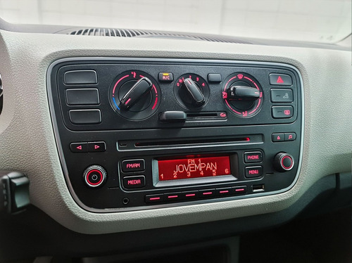 Imagem 10 de 16 de Volkswagen Up 1.0 Tsi Move Up 12v 2017