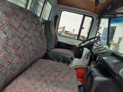 Mb 608 Baú Refrigerado