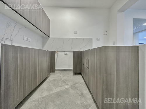 Oficina Venta Olivos 200m2 100% Remodelada
