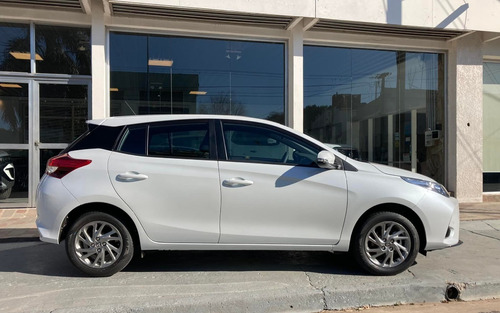 Imagen 4 de 15 de Toyota Yaris 5 Ptas 1.5 16v Vvt-i Xls Cvt 0km My2023