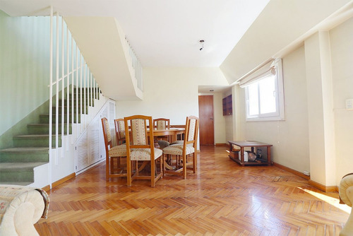 Dpto. 4 Amb. En Duplex Con 2 Balcones Y Cochera