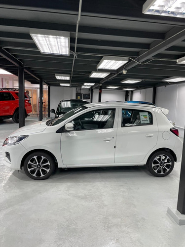 Imagen 2 de 9 de Mitsubishi Mirage 2023