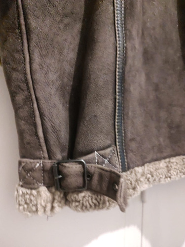 Campera De Cuero Con Corderito (Usado)
