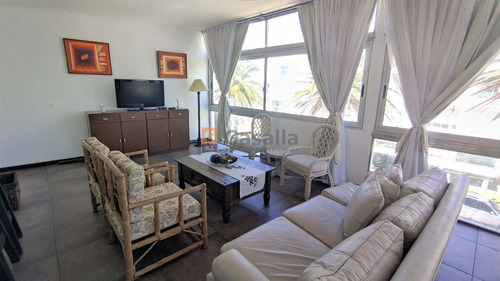 Apartamento En Alquiler Temporada -  Zona Península Ref. 5992