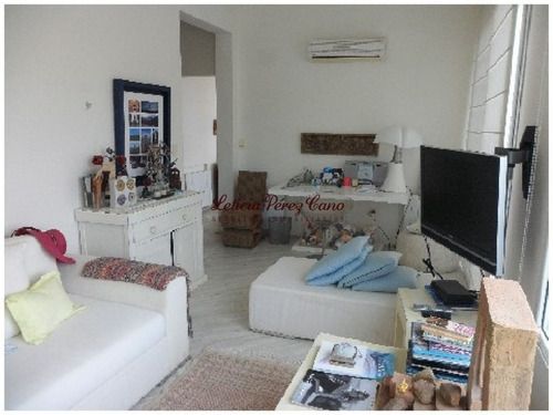 Venta Casa En El Chorro, 5 Dormitorios Hermosa Vista Al Mar - Ref: 16511