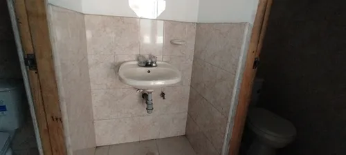 Arriendo Bodega En Ricaurte, Bogotá 140 M² Con Mezanine, Trifásica Y Alta Capacidad De Carga