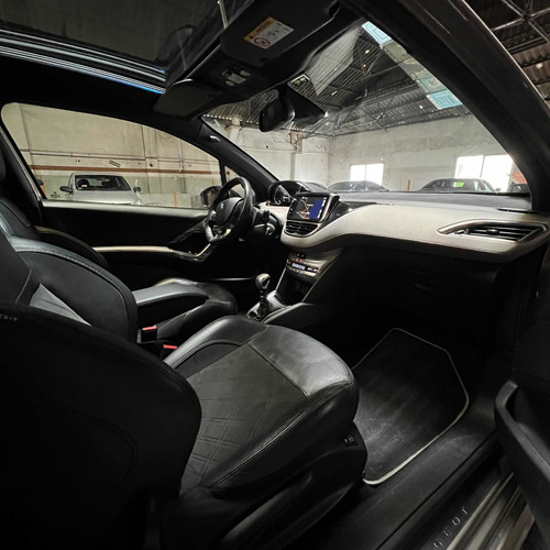Imagen 22 de 23 de Peugeot 208 2014 1.6 Xy