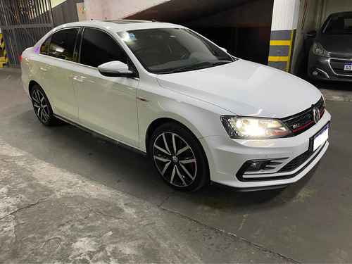 Imagen 2 de 8 de Volkswagen Vento 2018 2.0 Tsi Gli 211cv App Connect + Nav