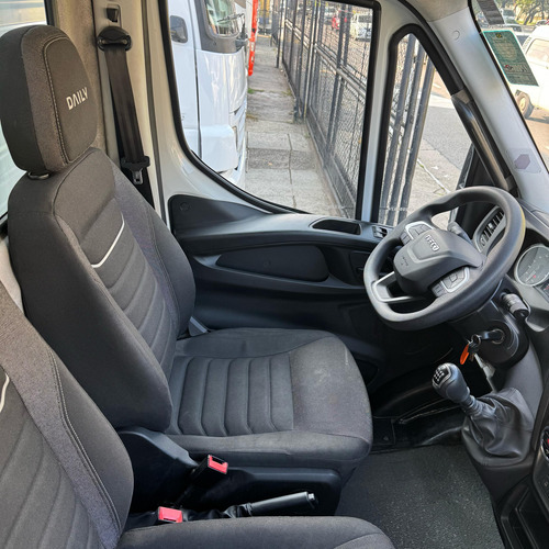 Iveco Daily 35-160 Ano 2022 Baú 4x2 = 35s14 Hr Bongo Master