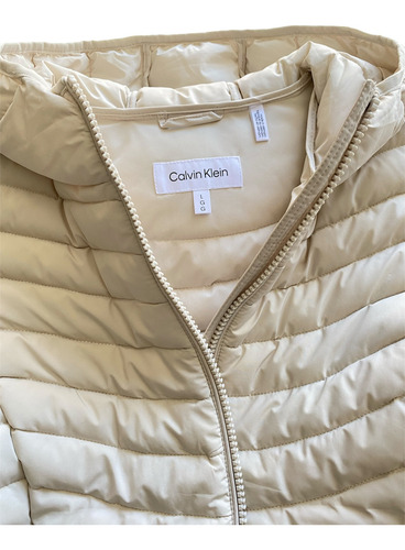 Chamarra Calvin Klein Original Color Vainilla Para Mujer
