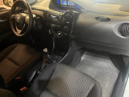 Toyota Etios 1.5 Sedan X