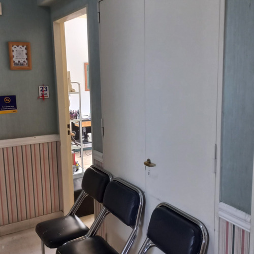 Edificio Entero Con Vivienda, Oficinas, Garaje, Terrazas Y Antena De Telecomunicaciones
