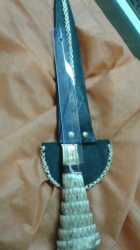 Cuchillo Artesanal Con Mango De Tatu  Mulita 